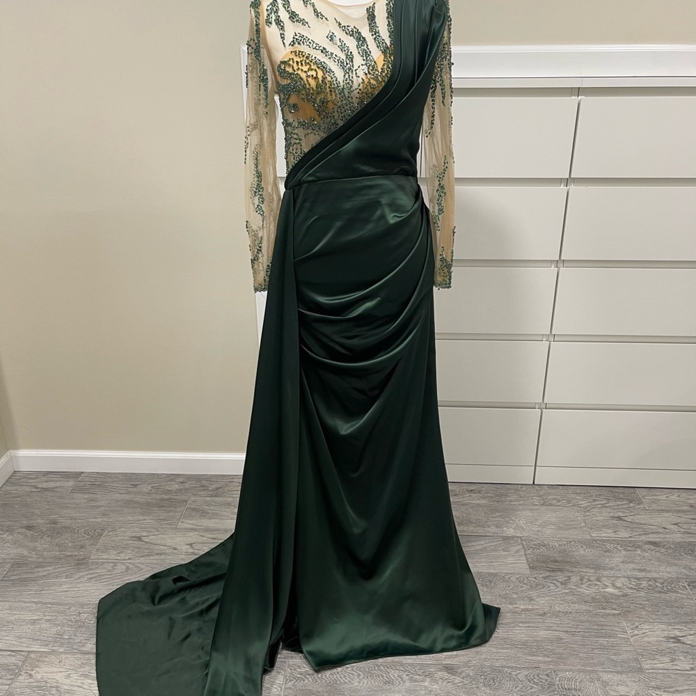 Elegant Green Evening Gown